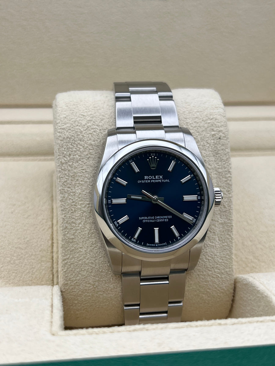 Rolex Oyster Perpetual 124200 Complete Set Dated 2022