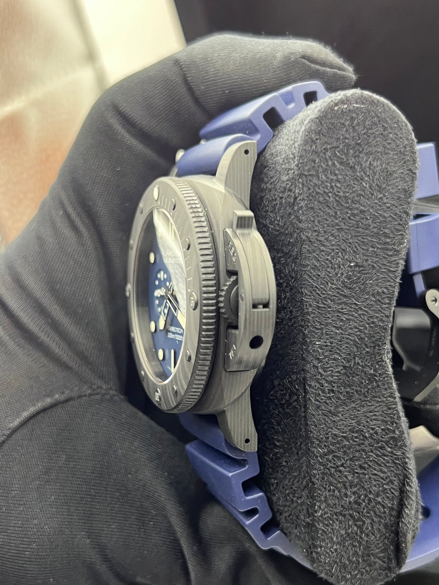 New/Unworn Panerai Submersible QuarantaQuattro Carbotech PAM01232 Complete Set