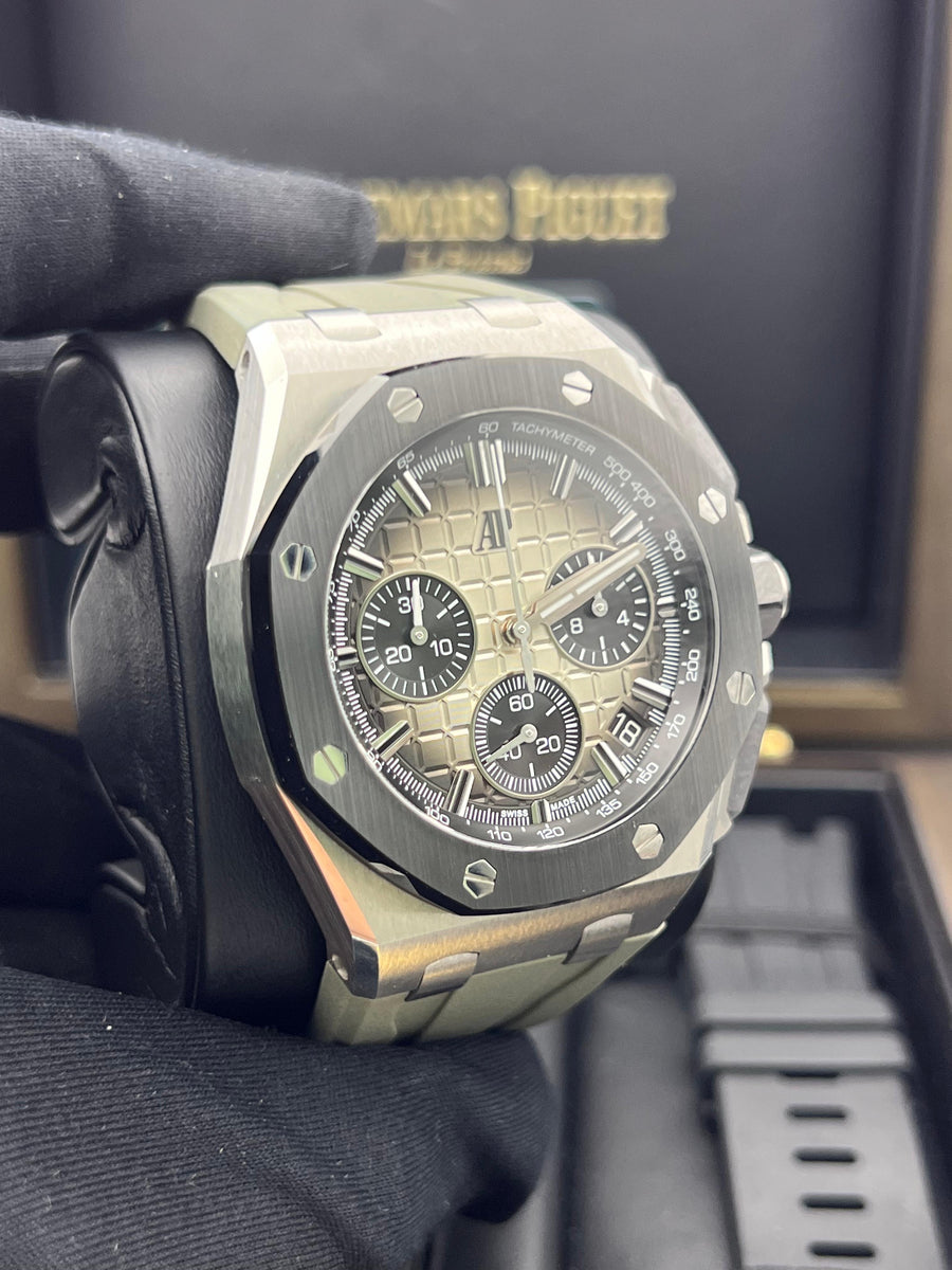 Audemars Piguet Royal Oak Offshore Chronograph 26420SO.OO.A600CA.01 Complete Set Dated 2023