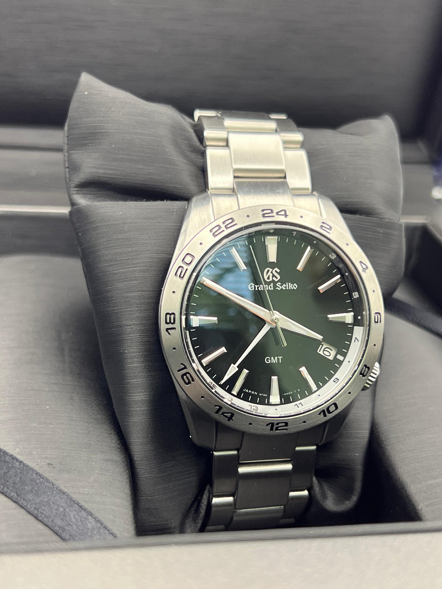 Grand Seiko Quartz GMT SBGN027G With Box & Papers Dated 2023