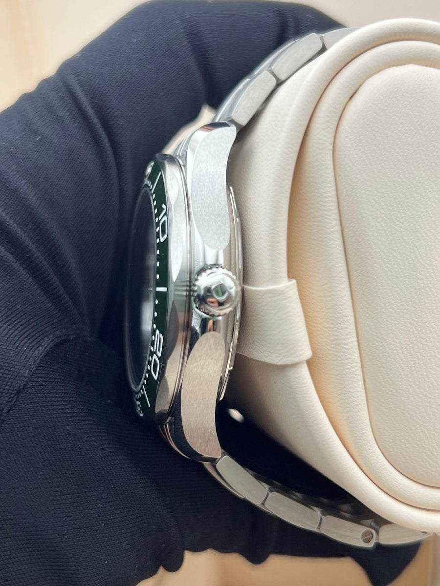 New/Unworn Omega Seamaster Ref# 210.30.42.20.10.001 Complete set Dated 2023