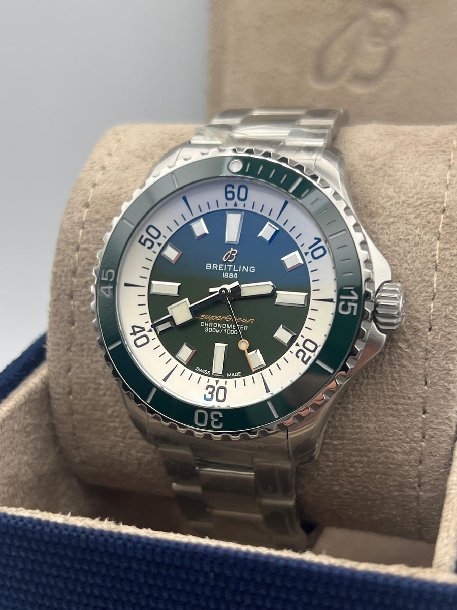 New/Unworn Breitling Superocean 44mm A17376A31L1A1 Complete Set Dated 2025