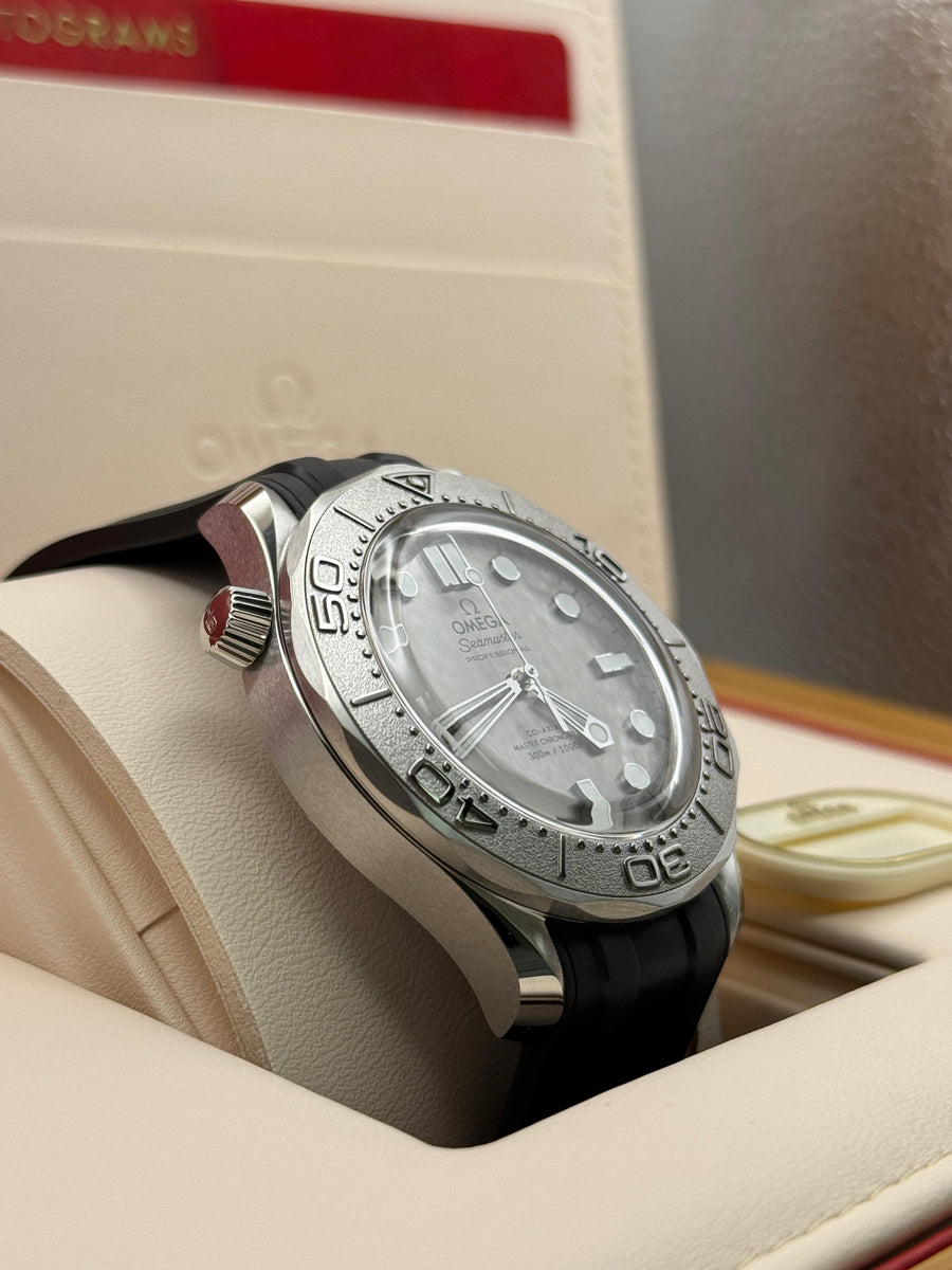 New/Unworn Omega Seamaster Professional 210.32.42.20.06.002 Complete Set Dated 2025