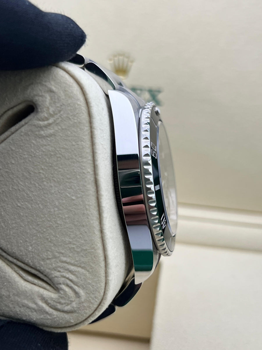 New/Unworn Rolex Submariner 124060LN Complete Set Dated 05/2025