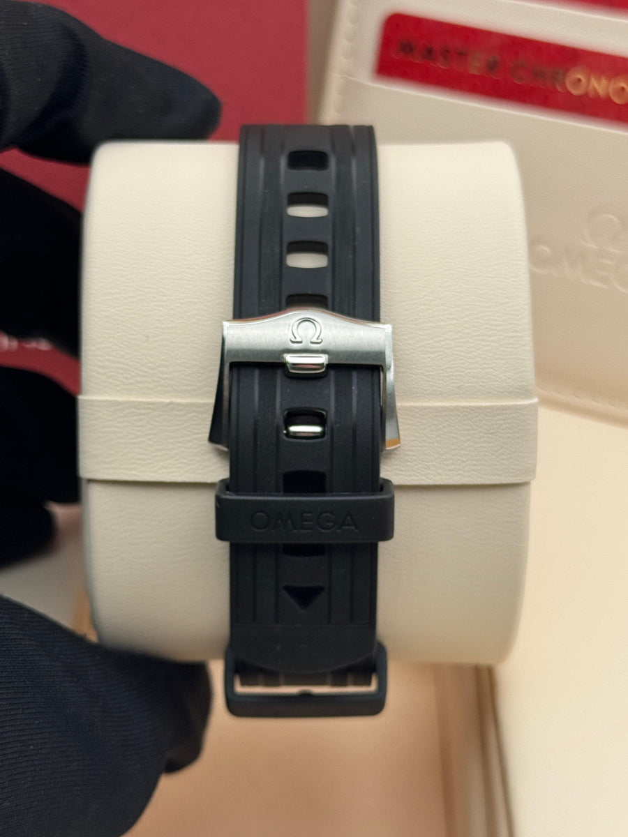 Like New Omega Seamsster Professional 210.32.42.20.04.001 Complete Set Dated 2024