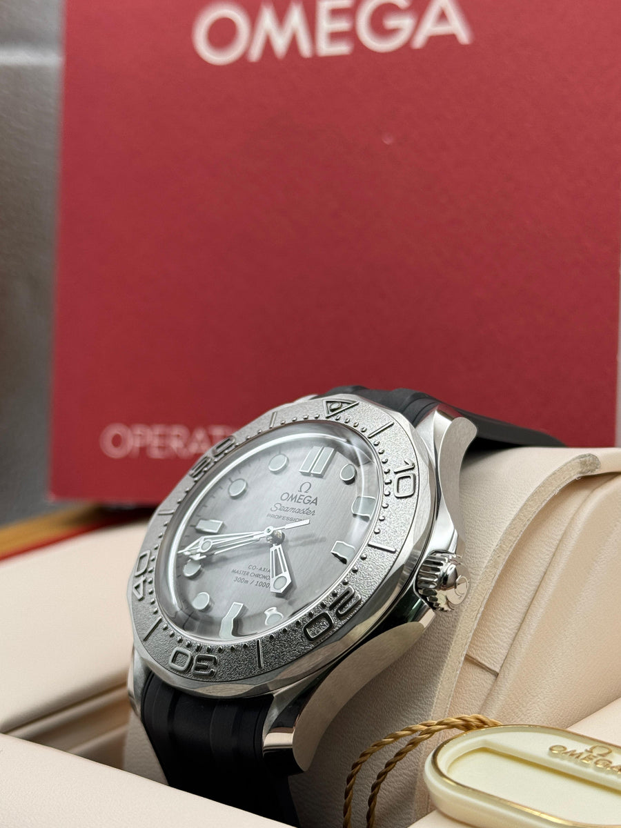 New/Unworn Omega Seamaster Professional 210.32.42.20.06.002 Complete Set Dated 2025