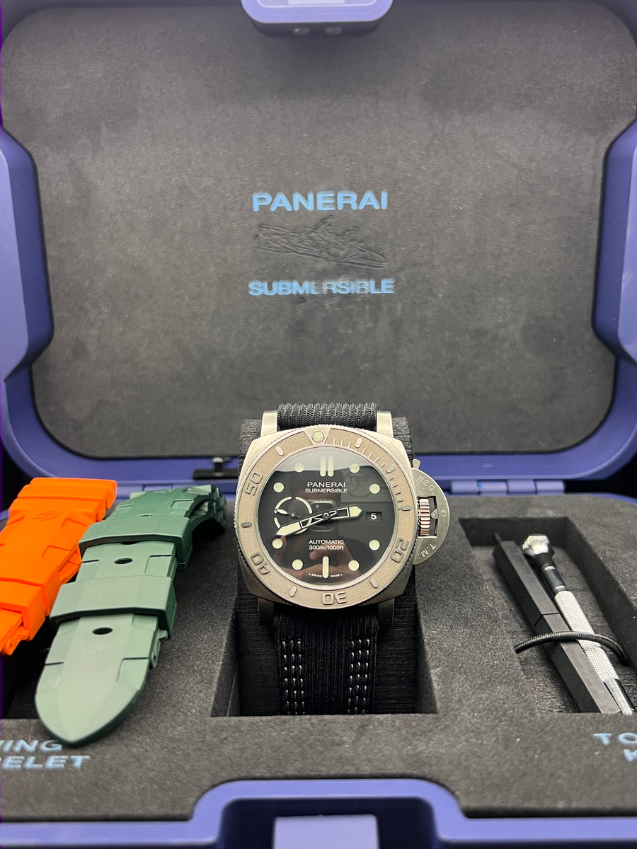 Panerai SUBMERSIBLE PAM00984 MIKE HORN EDITION 47MM Limited Edition With Box, 2 OEM Straps & Accessories Only