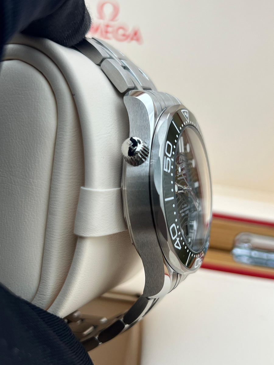 New/Unworn Omega Seamaster Ref# 210.30.42.20.10.001 Complete set Dated 2023