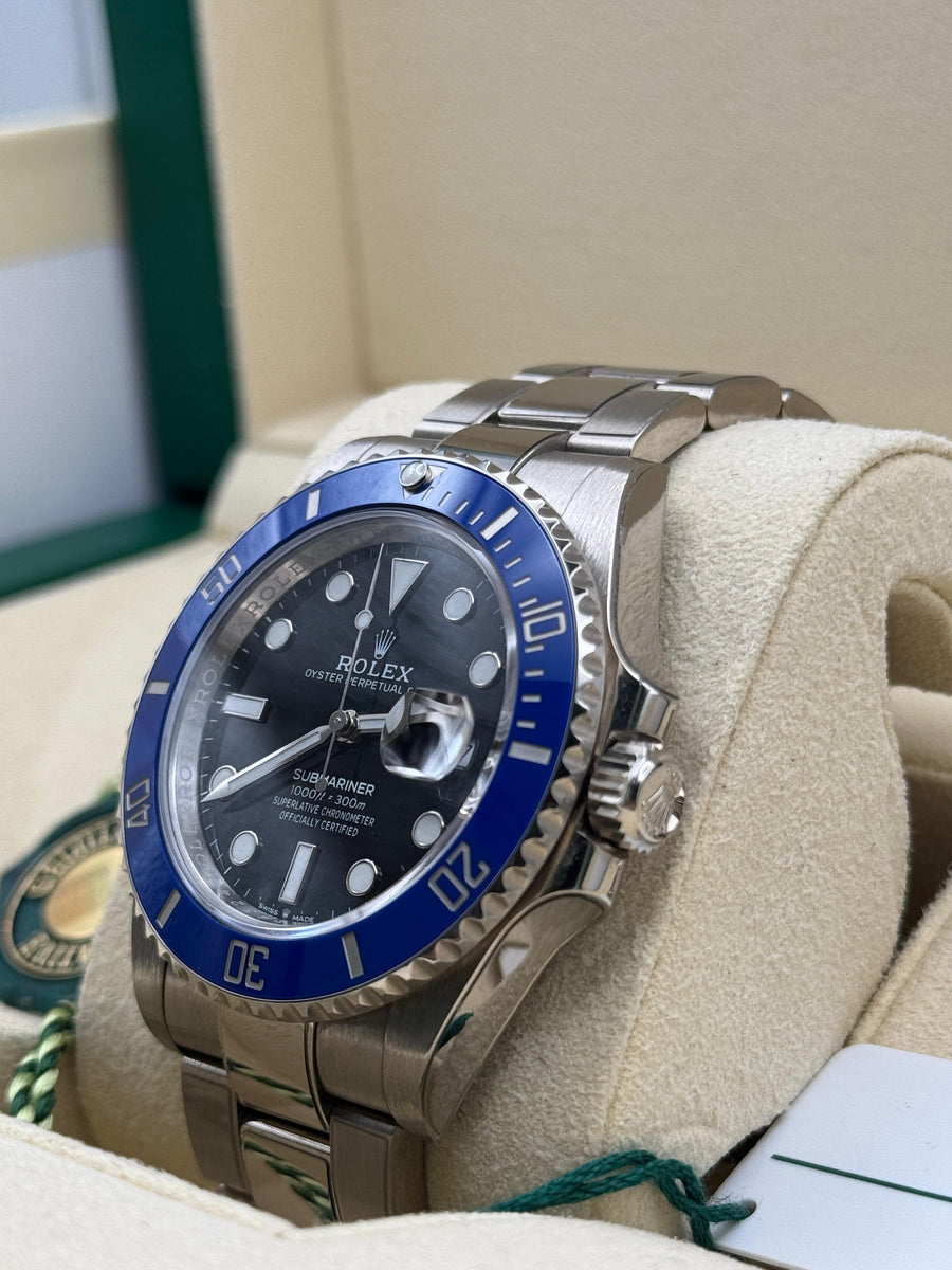 Rolex Submariner Date 126619LB Complete Set Dated 2023
