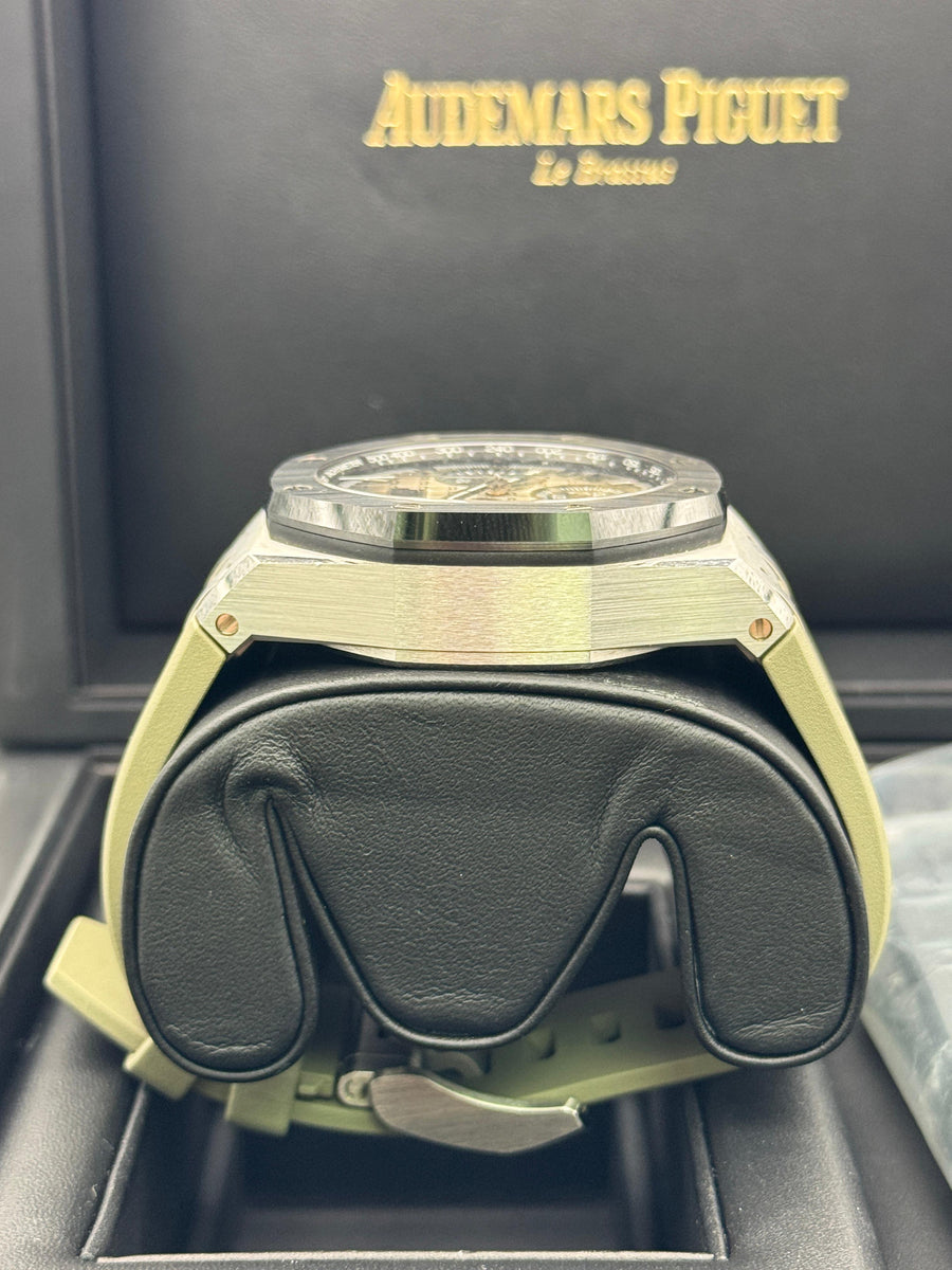 Audemars Piguet Royal Oak Offshore Chronograph Taupe 26420SO.OO.A600CA.01 Complete Set Dated 10/2022