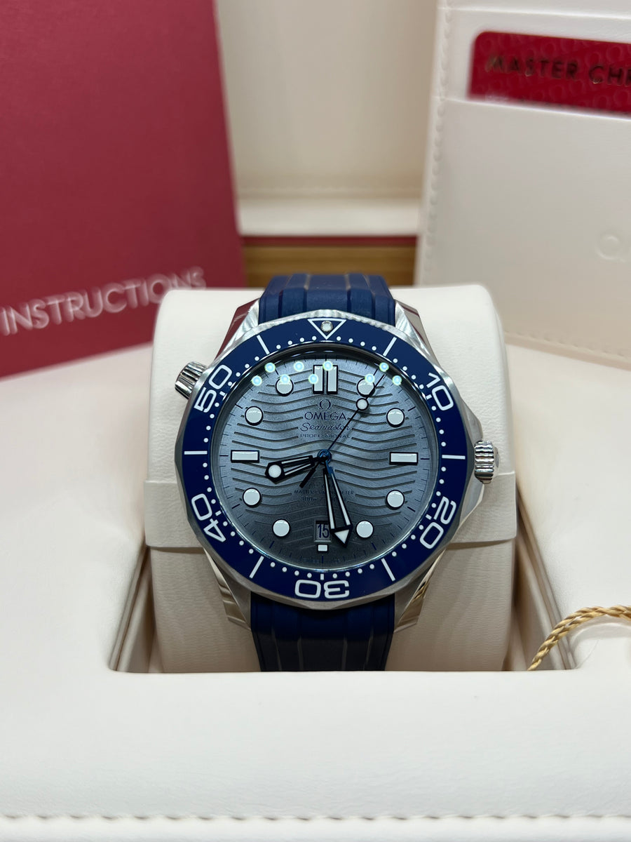 New/Unworn Omega Seamaster Professional 300M Ref# 210.32.42.20.06.001 complete set Dated 2024