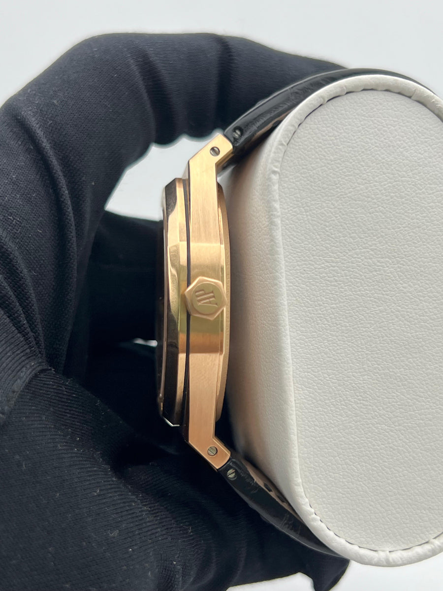 Audemars Piguet Royal Oak 18k Rose Gold 15400OR With Papers Dated 2013