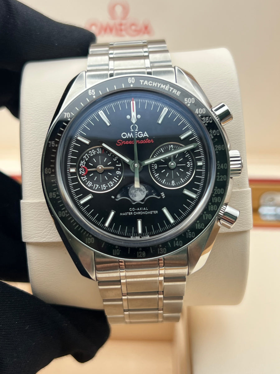 New/Sized Omega Speedmaster Moonphase 304.30.44.52.01.001 Complete Set Dated 2023