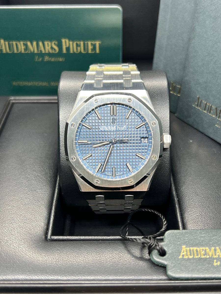 Audmars Piguet Royal Oak 15500ST.OO.1220ST.01 Complete Set Dated 2019