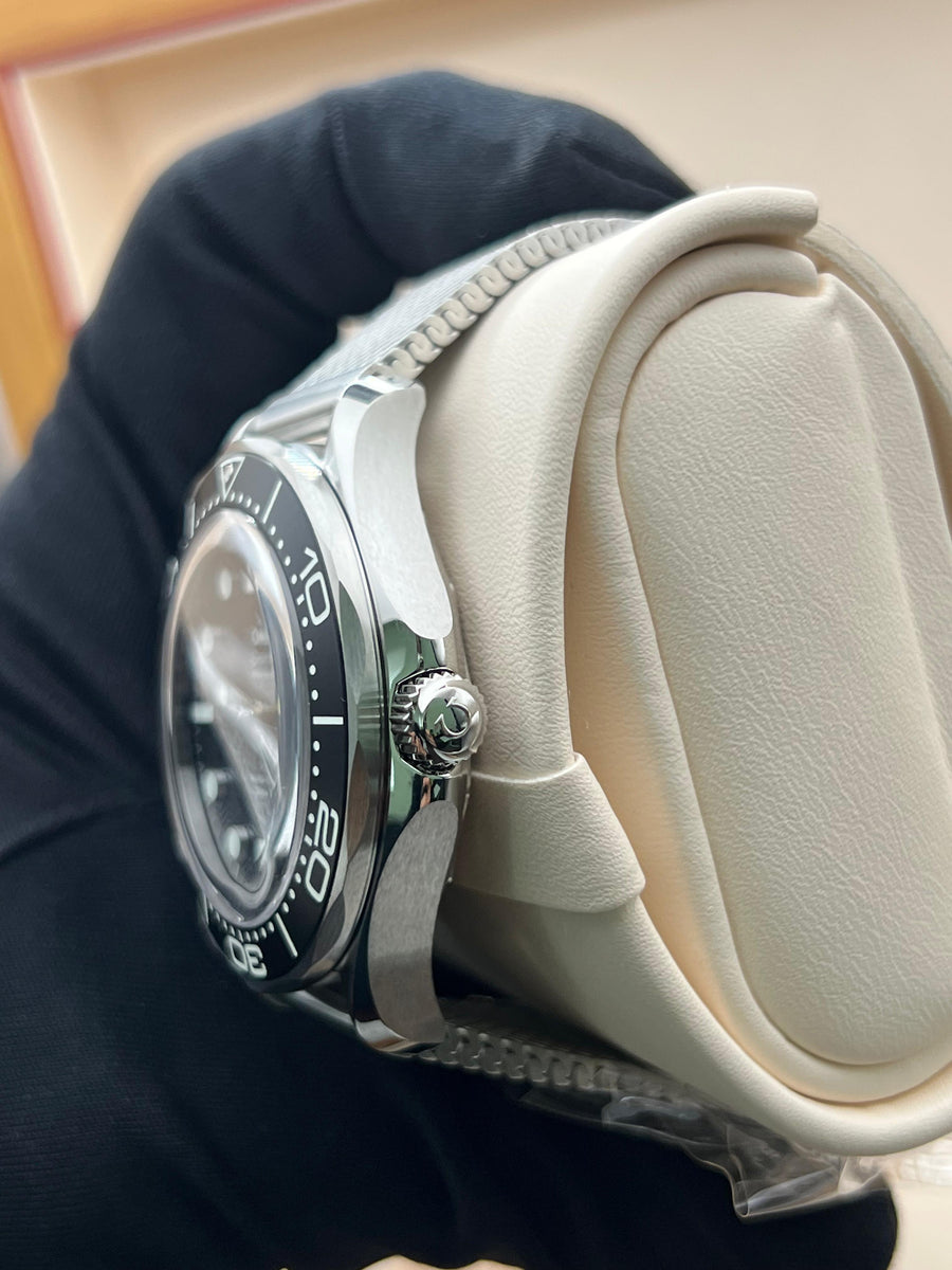 New/Unworn Omega Seamaster Diver 300m 210.30.42.20.01.010 Complete Set Dated 2025