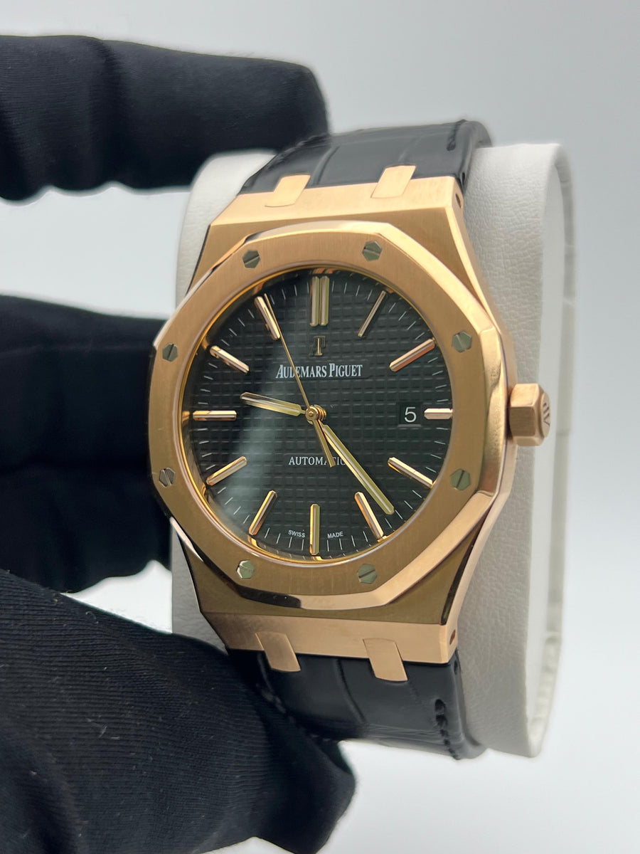 Audemars Piguet Royal Oak 18k Rose Gold 15400OR With Papers Dated 2013