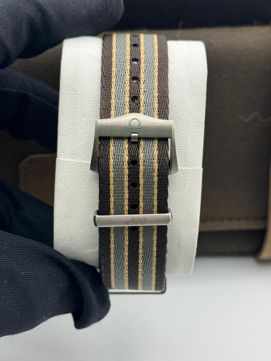 Omega Seamaster Professional No Time To Die 210.92.42.20.01.001 Complete Set Dated 2025