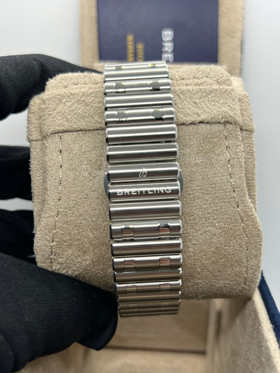New/Unworn Breitling Chronomat B01 42mm Ref# AB0134101C1A1 Complete Set