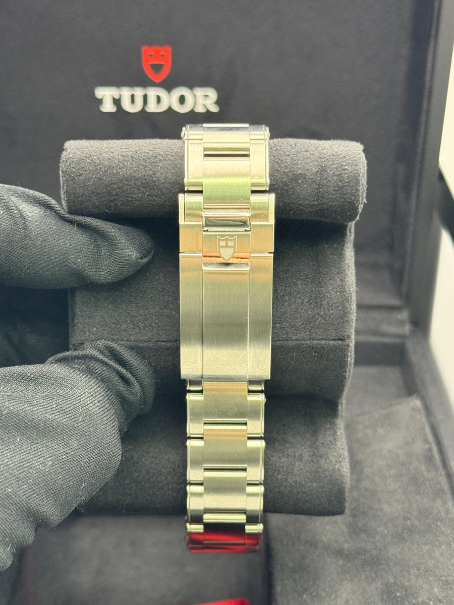 Like New Tudor Blackbay 7941A1A0RU Complete Set Dated 2023 + OEM Rubber Strap And Clasp