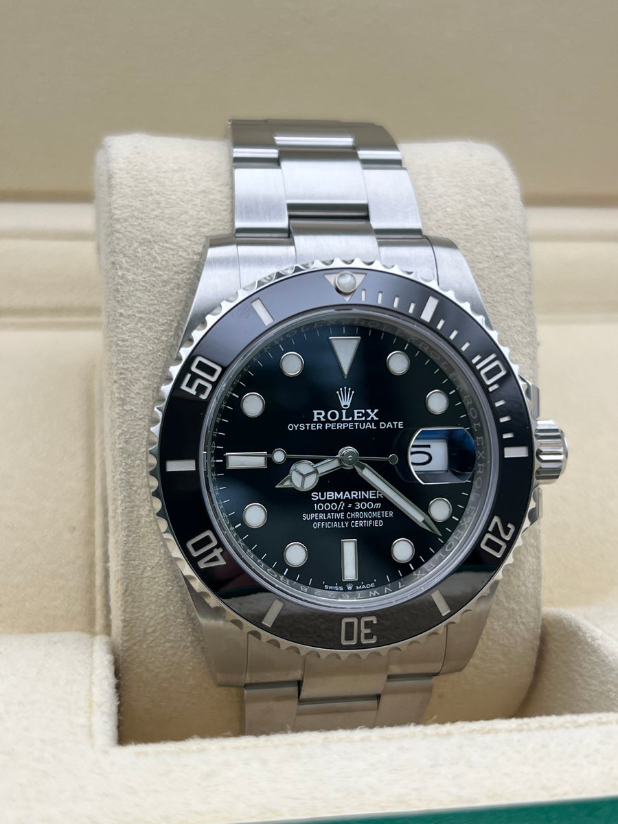 Rolex Submariner Date 126610LN Complete Set Dated 2022