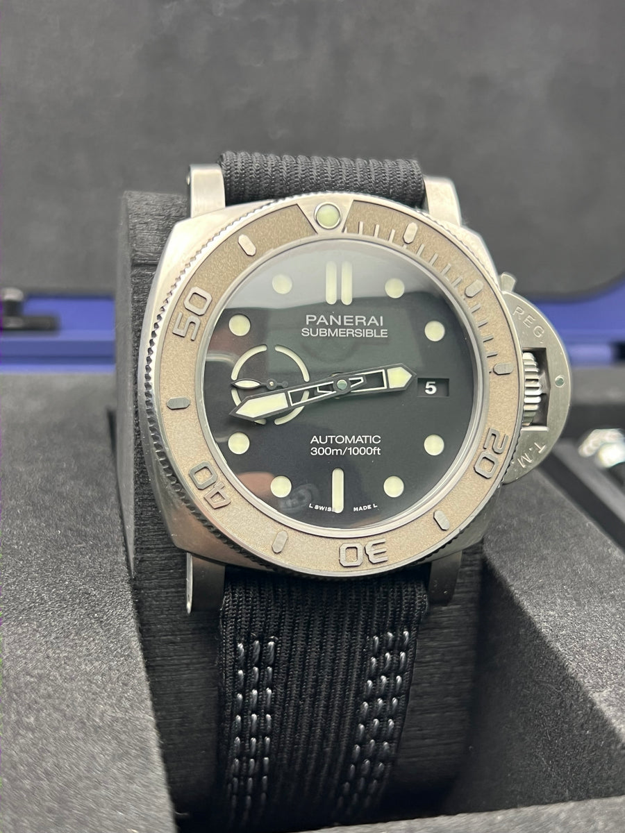 Panerai SUBMERSIBLE PAM00984 MIKE HORN EDITION 47MM Limited Edition With Box, 2 OEM Straps & Accessories Only