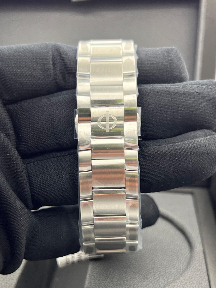 New/Unworn Baume & Mercier Riviera M0A10620 Complete Set