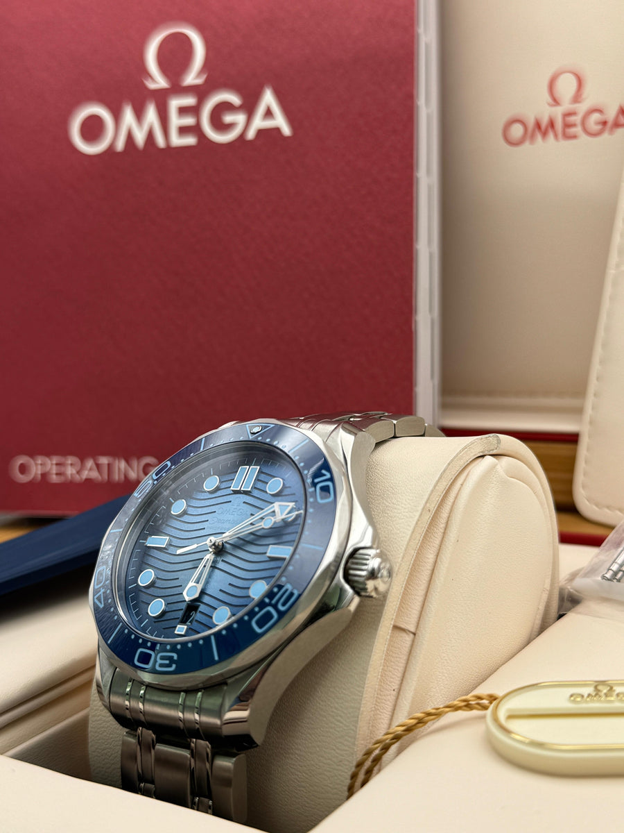 Omega Seamaster Summer 210.32.42.20.03.003 Complete Set Dated 2025 + Original OEM Bracelet