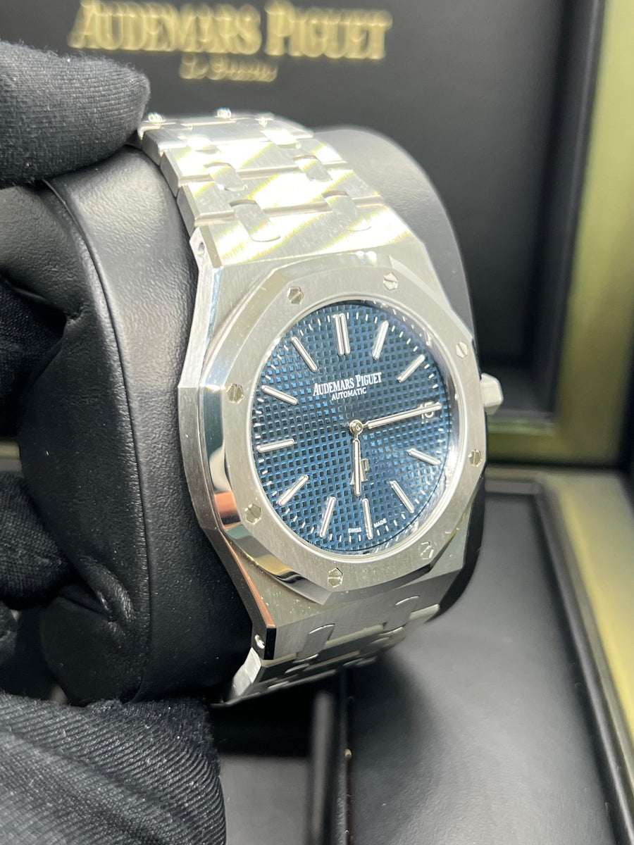 New/Unworn Audemars Piguet Royal Oak Jumbo 15202ST.OO.1240ST.01.A Complete Set Dated 2022