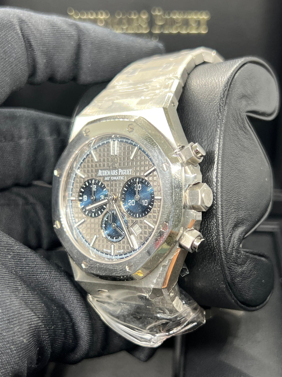 New/Unworn Audemars Piguet Royal Oak Chronograph 26331IP.OO.1220IP.01 (Full Factory Stickers) Complete Set Dated 2018