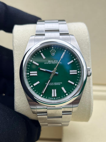 New/Unworn Rolex Oyster Perpetual 41mm Green 124300 Complete Set Dated 2025