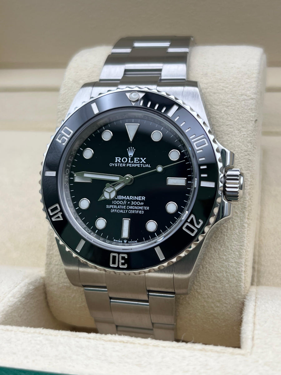 Rolex Submariner 124060LN Complete Set Dated 2020