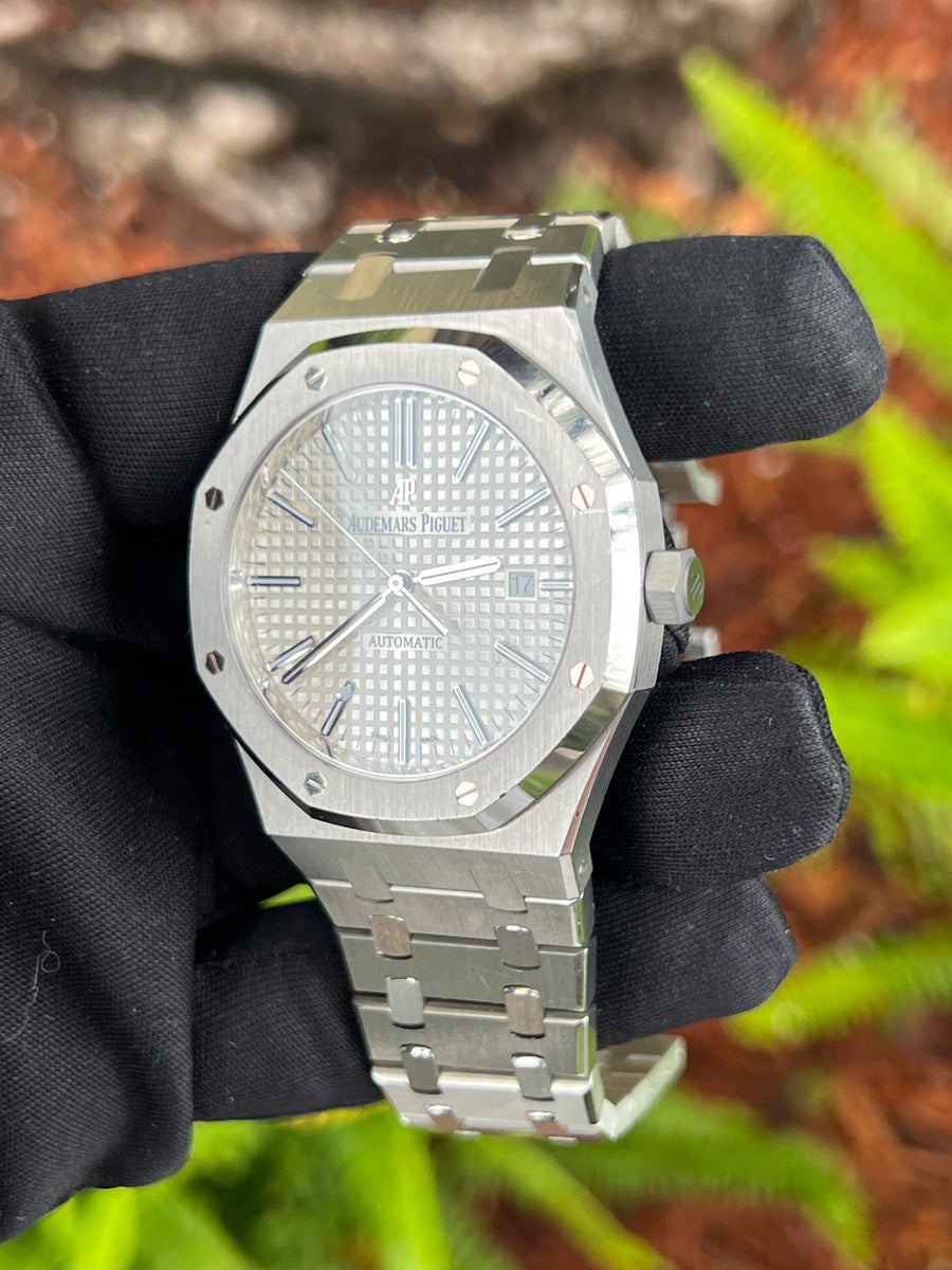 Audemars Piguet Royal Oak 15400ST.OO.1220ST.02 Watch Only