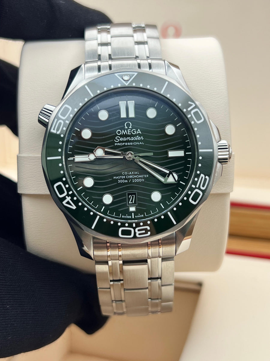 New/Unworn Omega Seamaster Ref# 210.30.42.20.10.001 Complete set Dated 2023