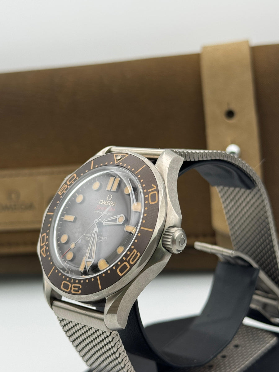 New/Unworn Omega Seamaster Professional No Time To Die 210.90.42.20.01.001 Complete Set Dated 2025