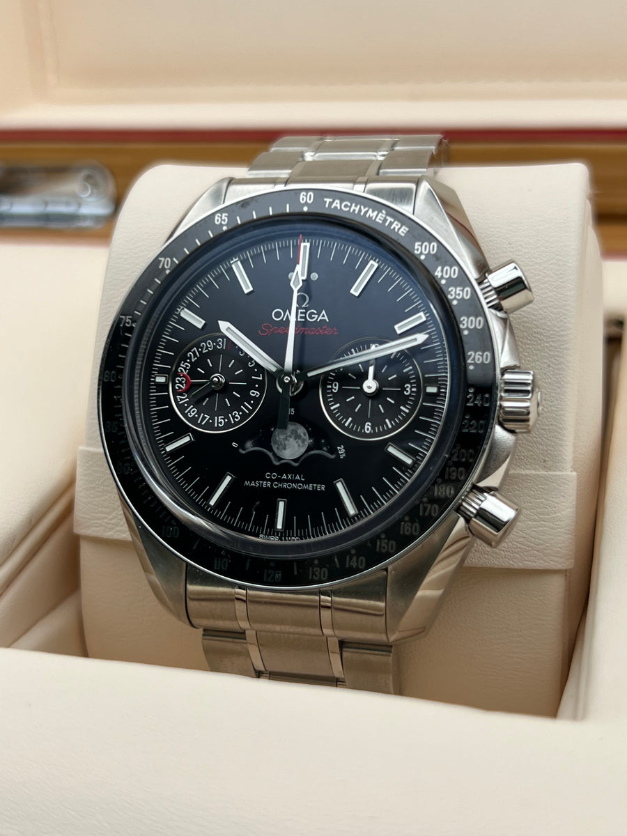 New/Sized Omega Speedmaster Moonphase 304.30.44.52.01.001 Complete Set Dated 2023