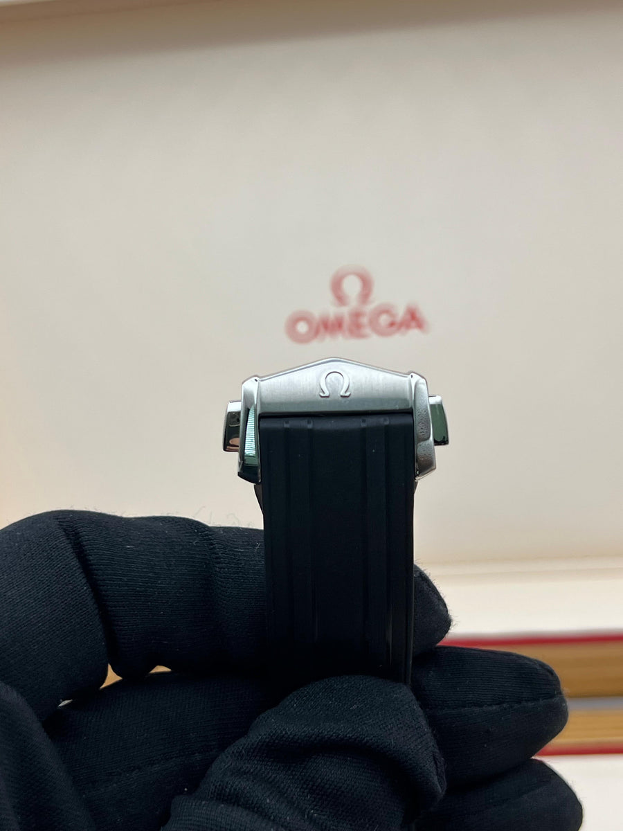 New/Unworn Omega Seamaster Diver 300m 210.32.42.20.01.003 Complete Set Dated 2025