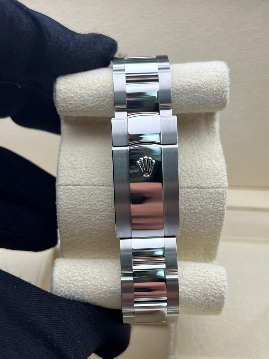 Like New Rolex Datejust Blue Azzurro 126300 Complete Set Dated 2022