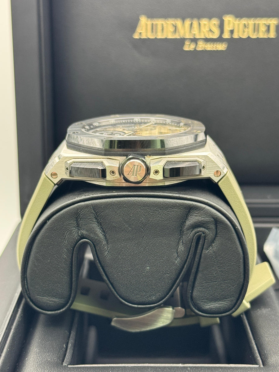 Audemars Piguet Royal Oak Offshore Chronograph Taupe 26420SO.OO.A600CA.01 Complete Set Dated 10/2022