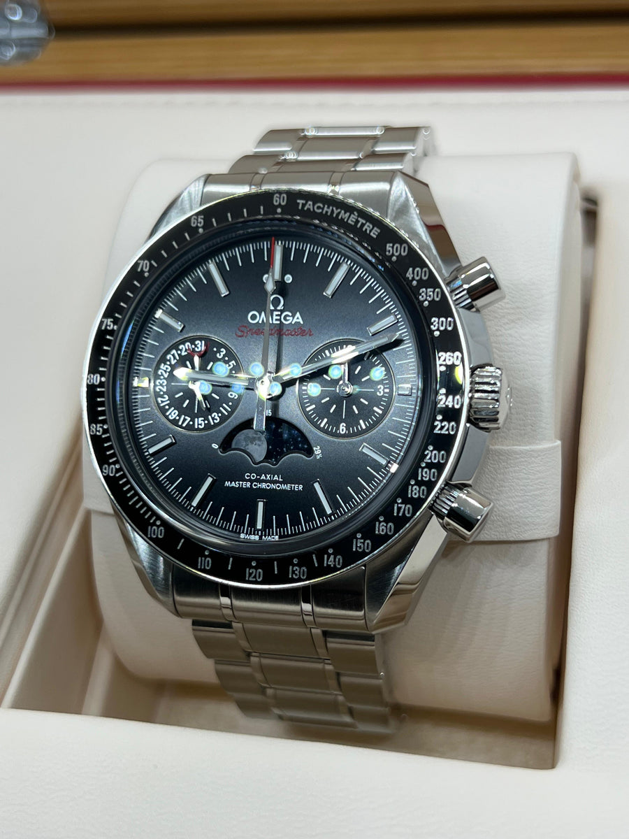 New/Unworn Omega Speedmaster Moonphase 304.30.44.52.01.001 Complete Set Dated 11/2024