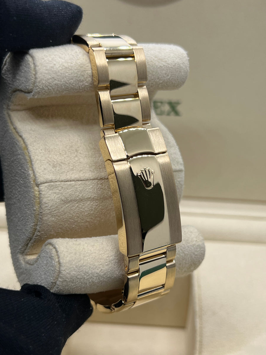 Rolex Skydweller 18k YG 326938 With Box & Papers