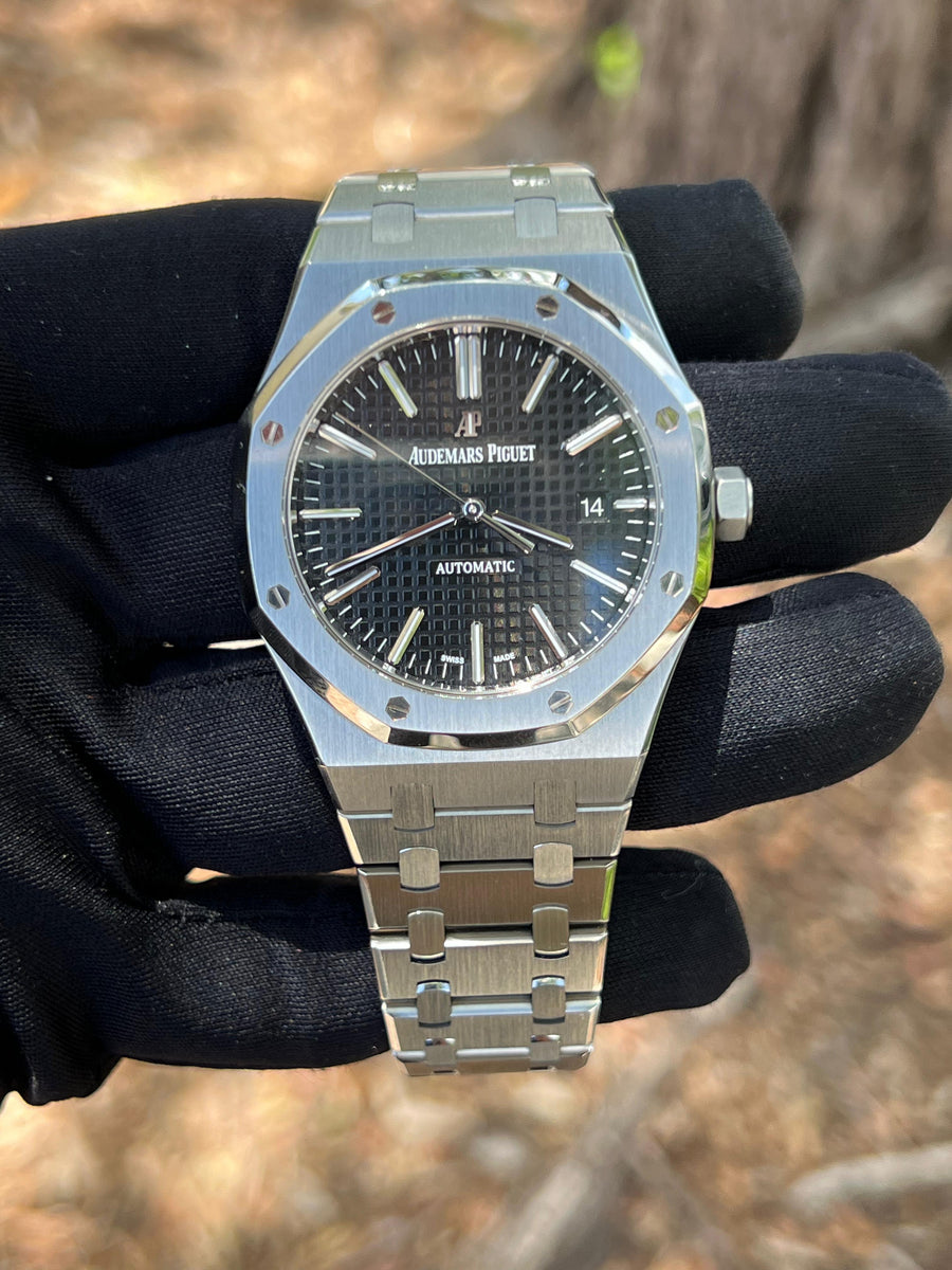 Audemars Piguet Royal Oak 15400ST.OO.1220ST.01 Box & Papers