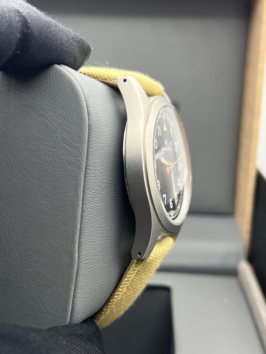 Like New Hamilton Khaki Field Hodinkee Limited Edition H89469930 Complete Set