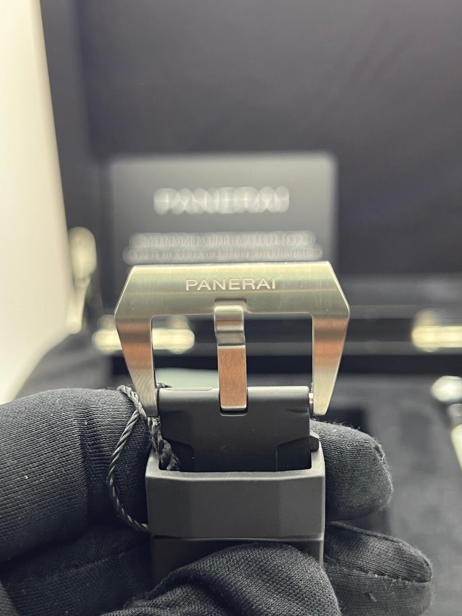 New/Unworn Panerai Submersible 47mm PAM02305 Complete Set