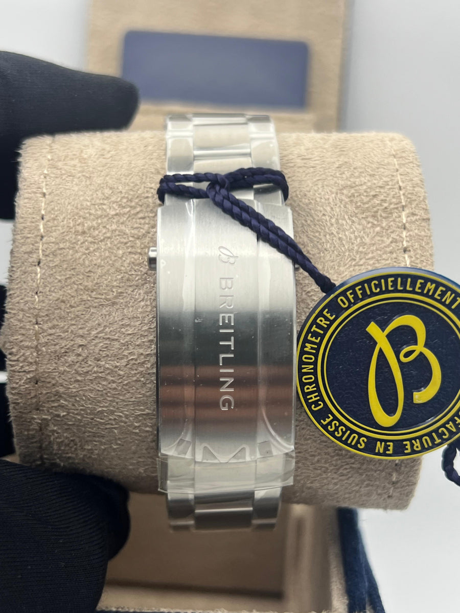 New/Unworn Breitling Avenger Chronograph AB0146101B1A1 Complete Set Dated 2025