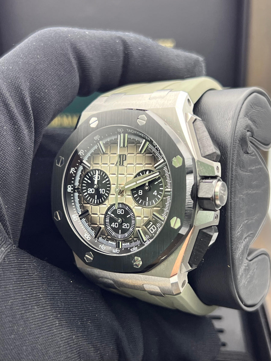 Audemars Piguet Royal Oak Offshore Chronograph 26420SO.OO.A600CA.01 Complete Set Dated 2023
