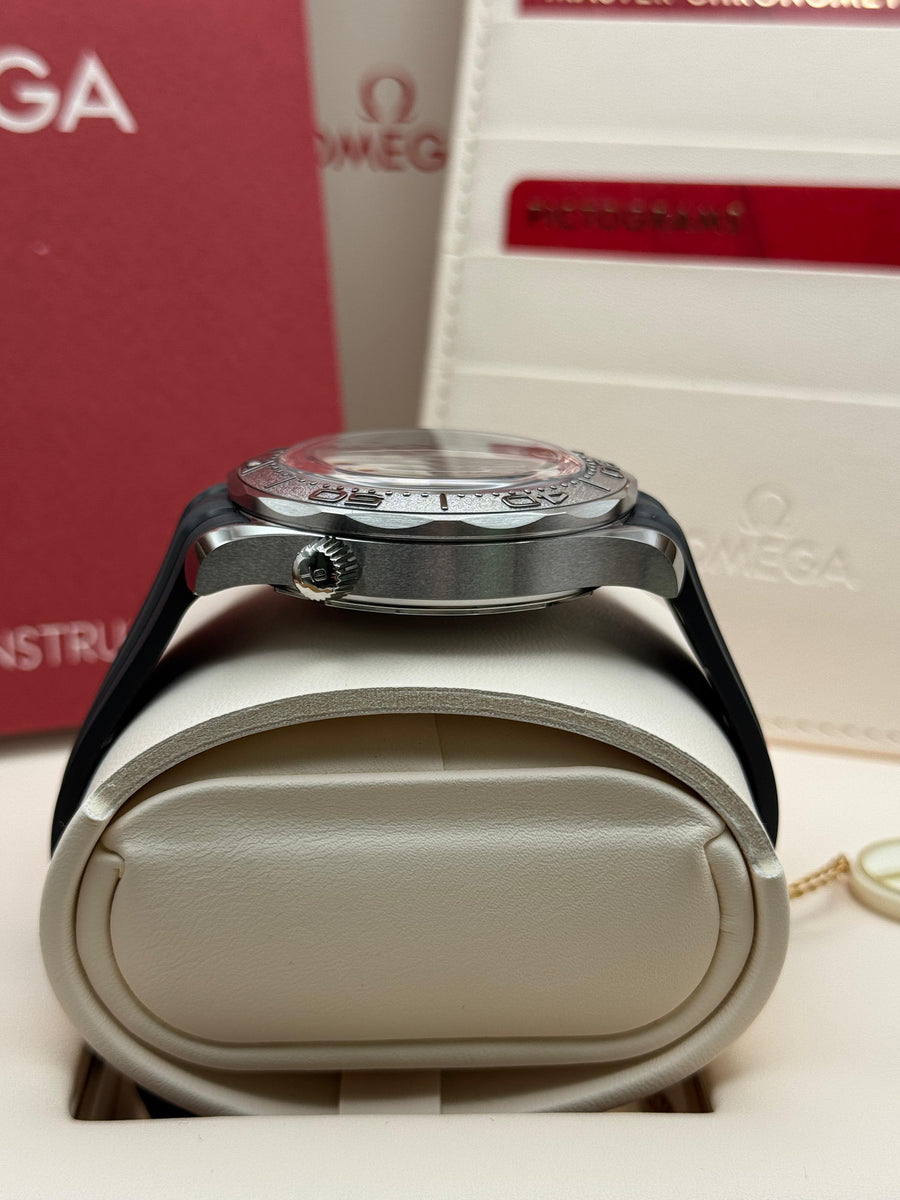 New/Unworn Omega Seamaster Professional 210.32.42.20.06.002 Complete Set Dated 2025