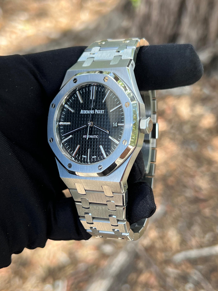 Audemars Piguet Royal Oak 15400ST.OO.1220ST.01 Box & Papers