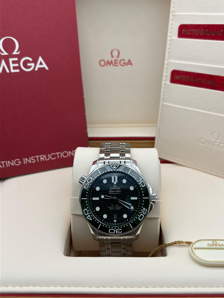 New/Unworn Omega Seamaster Ref# 210.30.42.20.10.001 Complete set Dated 2023
