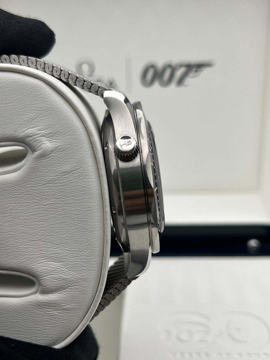 Omega Seamaster Professional James Bond 007 60th Anniversary 210.30.42.20.03.002 Complete Set Dated 2023