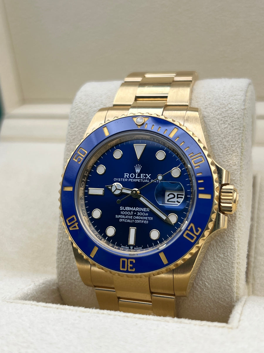 Rolex Submariner Date 18K Y/G 126618LB Complete Set Dated 2022